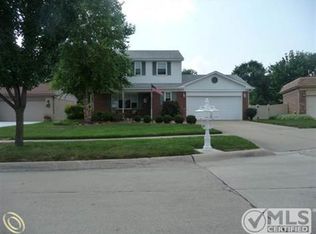 1540 Trail Dr, Trenton, MI 48183