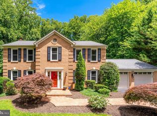 11618 Holly Briar Ln, Great Falls, VA 22066