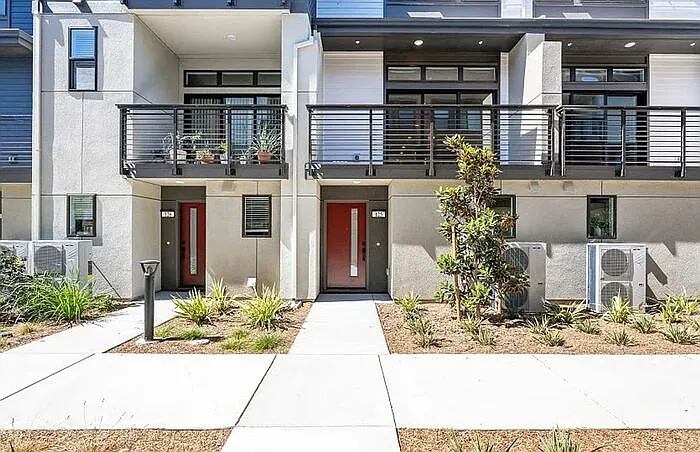 125 Waters Park Cir — Photo 1