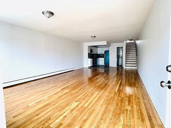 2nd image of 752 E 216th St Floor 2