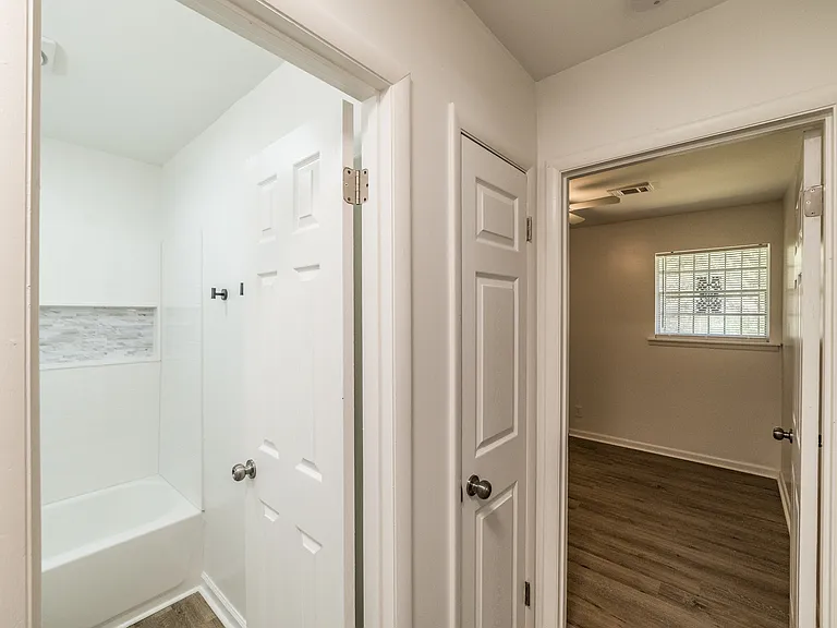 2627 Thornhill Rd NW — Photo 33