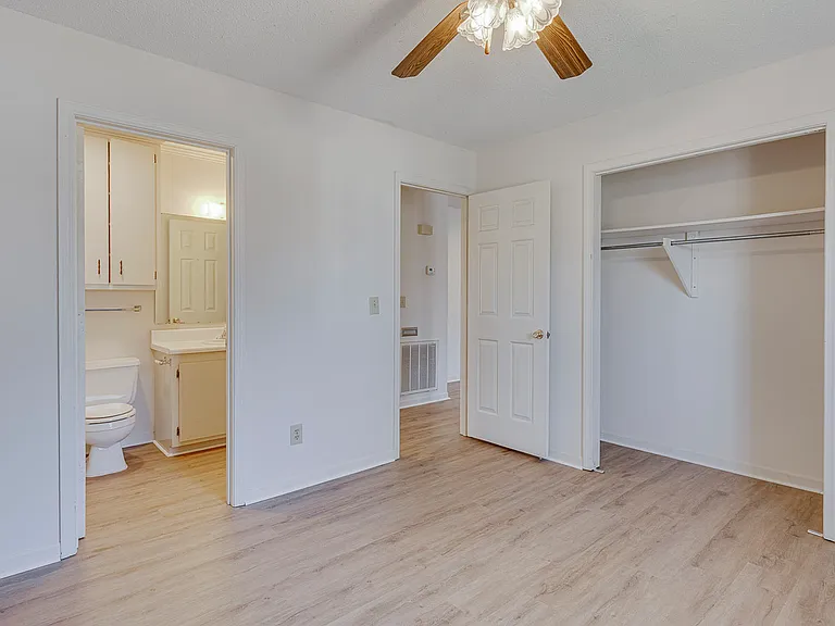 412 John St #B — Photo 12