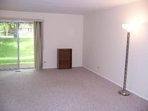 2nd image of 166 Stirling Ln #V1
