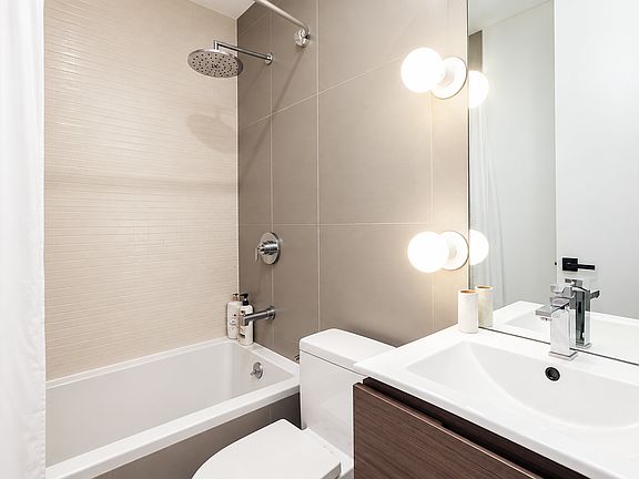 5th image of 707 Hart St APT 2B