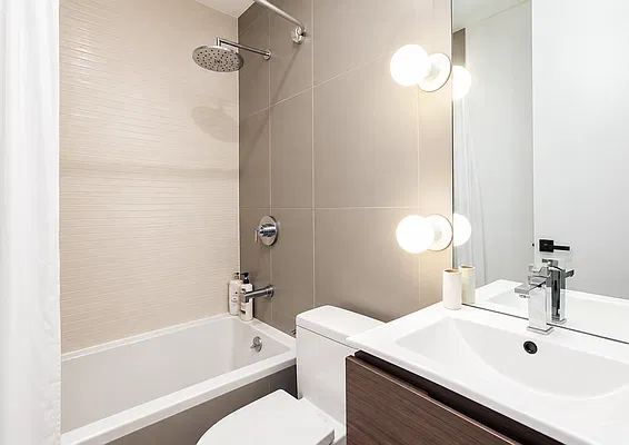 Bathroom, photo 1