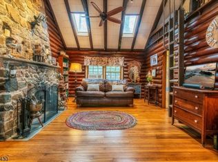 112 Hilltop Trl, Sparta, NJ 07871