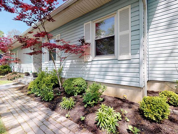 3rd image of 1131 Eugene Dr