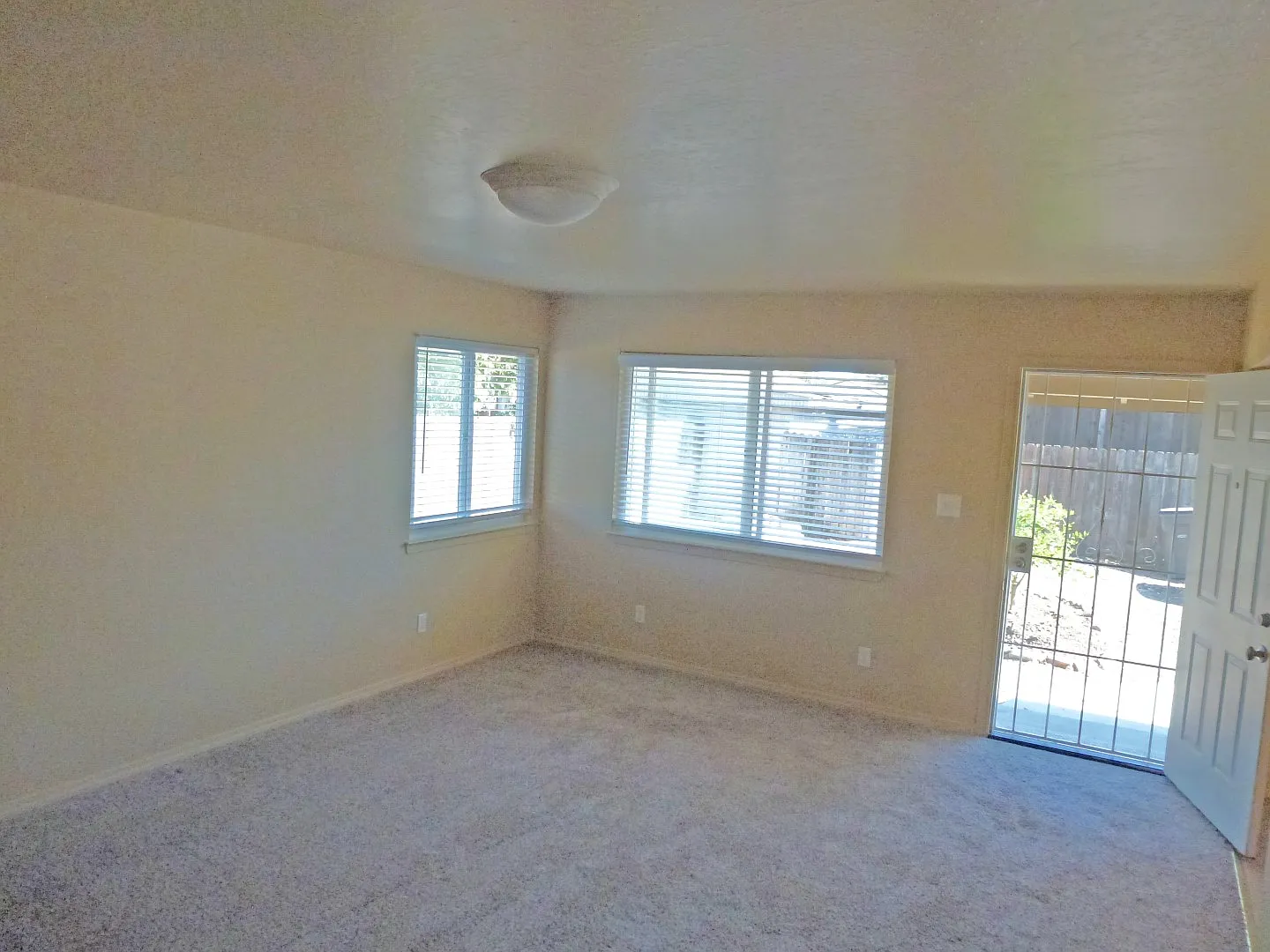 2 bed, 816 sqft, $2,150 — Photo 2