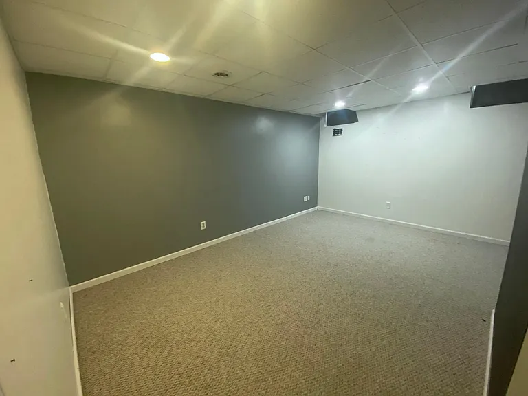 605 Country Village Dr — Photo 20