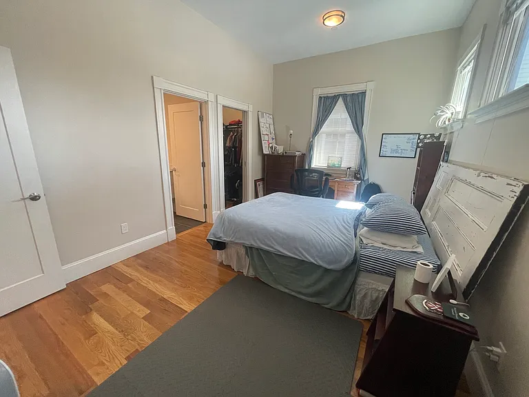 470 Green St — Photo 10