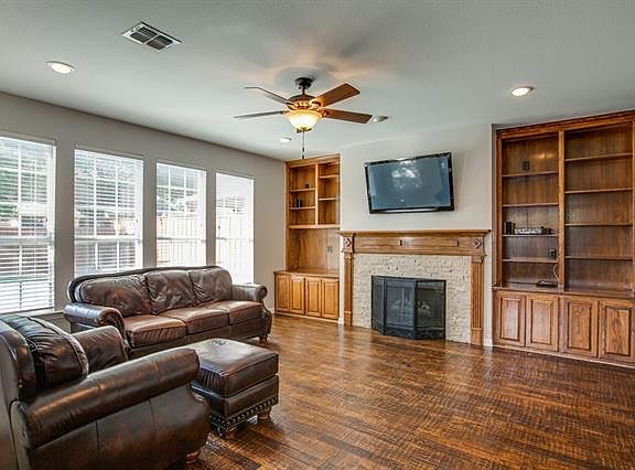 5th image of 3501 Emerald Cove Dr