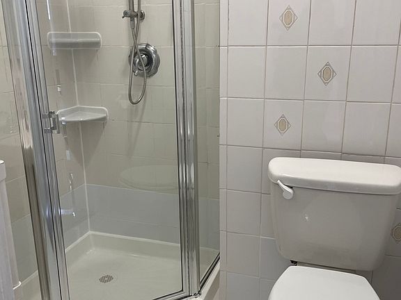 4th image of 174 Throop Ave #3RR