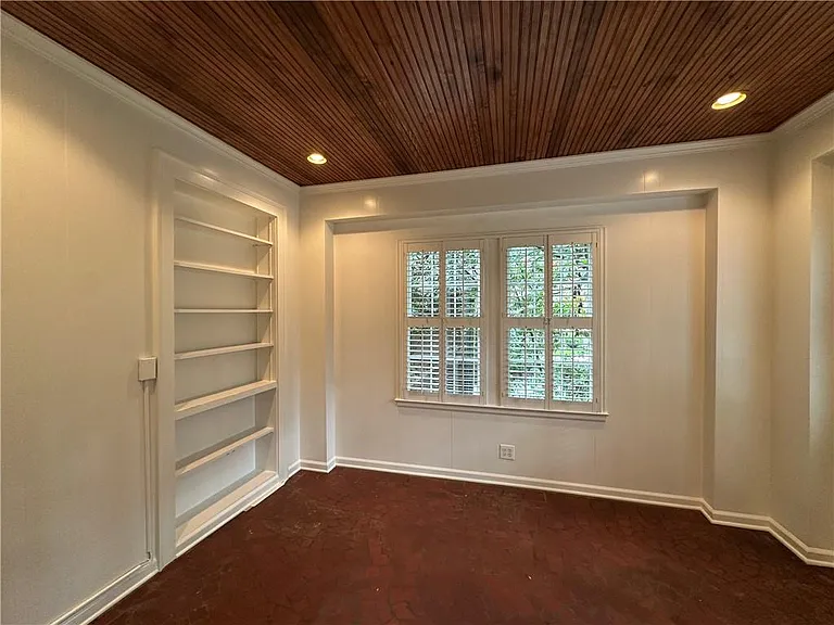 935 Stovall Blvd NE — Photo 13