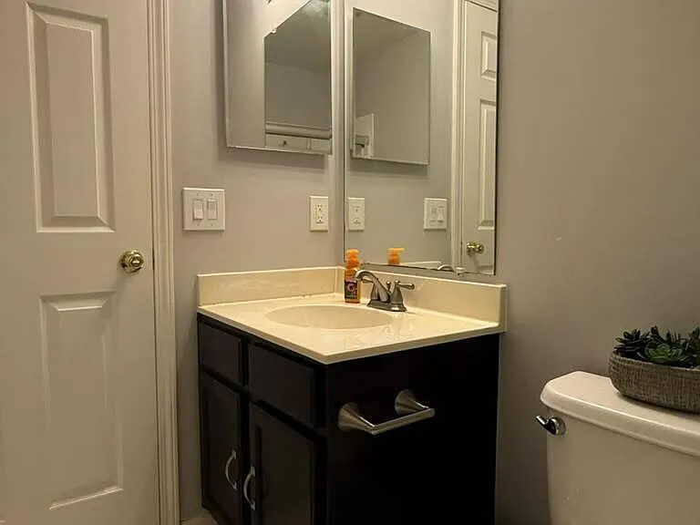 24 Tottenham Ct — Photo 20
