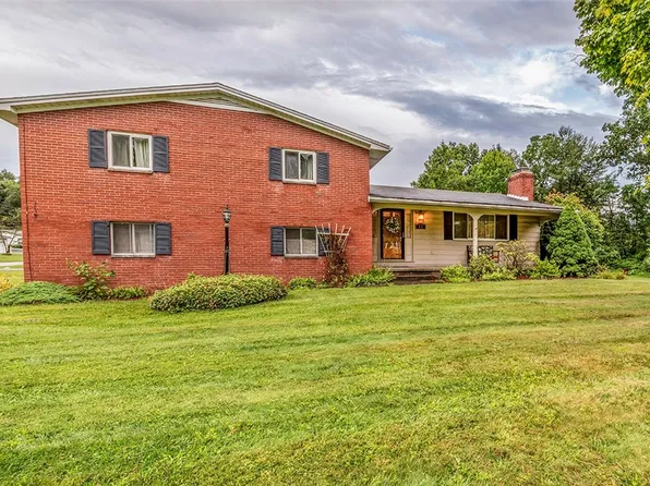 27 Buena Vista Dr, Greenville, PA 16125