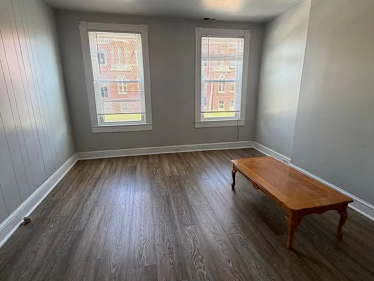 2753 Rayner Ave — Photo 9