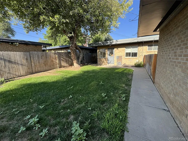860 Dahlia St — Photo 6