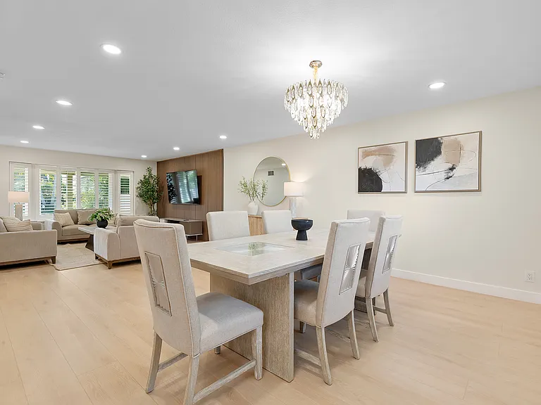 9851 Cloverdale Ave — Photo 28