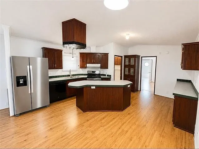 3 bed, 2.0 bath, 1280 sqft, $1,400 — Photo 4