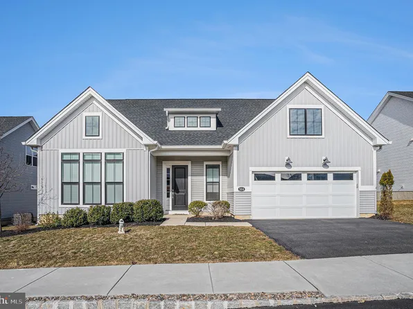 504 Galleria St, Dresher, PA 19025