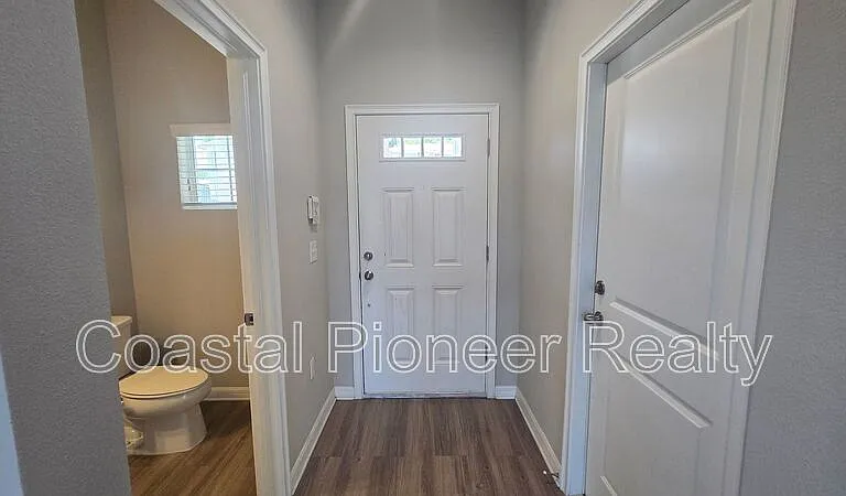 2203 E 23rd Ave — Photo 4