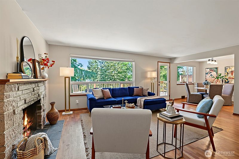 4th image of 5925 48th Avenue S