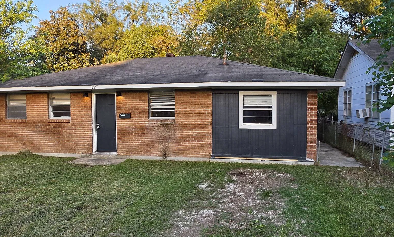 122 N Carter - 1 — Photo 1
