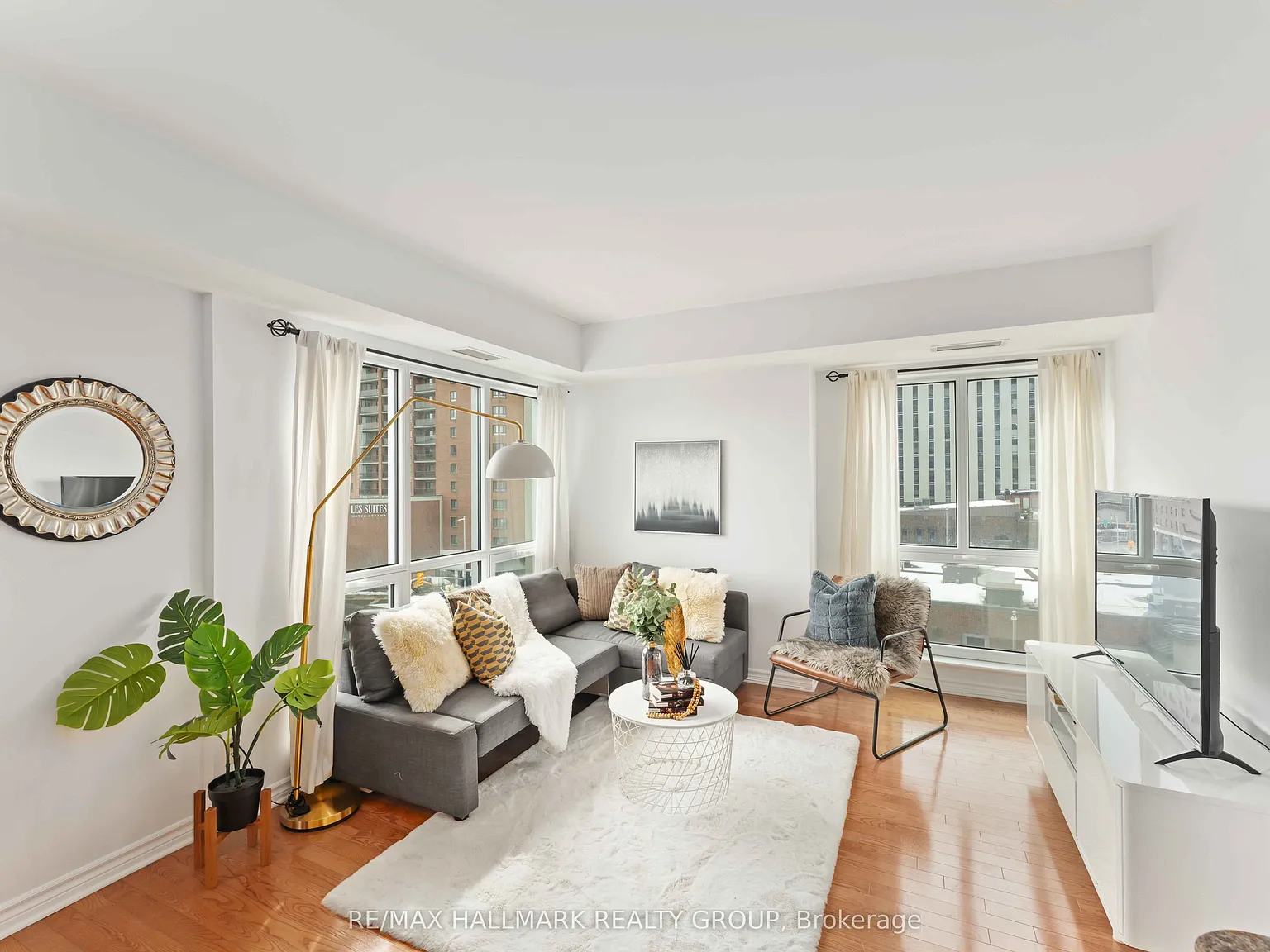 2 bed, $2,900 — Photo 2