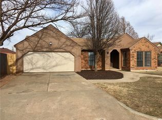 10125 Hollyhead Way, Yukon, OK 73099