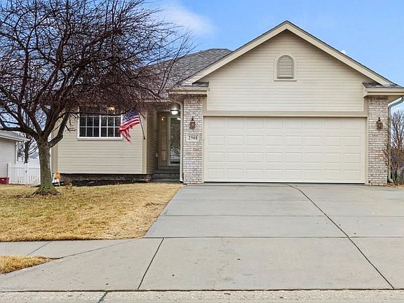 4th image of 2501 Aberdeen Dr