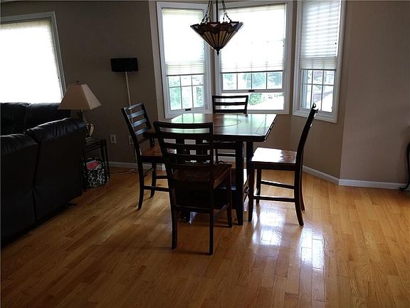 3rd image of 115 Scenic Dr