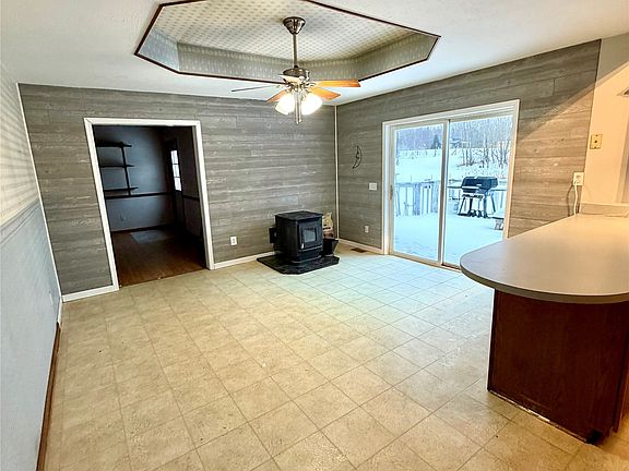 3rd image of 290 Oxbow Rd