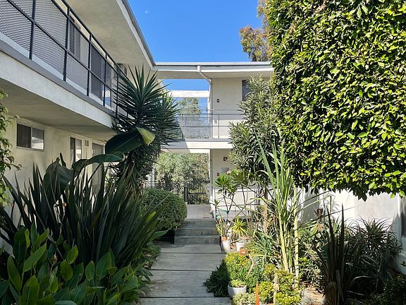 4th image of 952 Maltman Ave #212