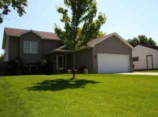 6472 Craig Ave, Inver Grove Heights, MN 55076