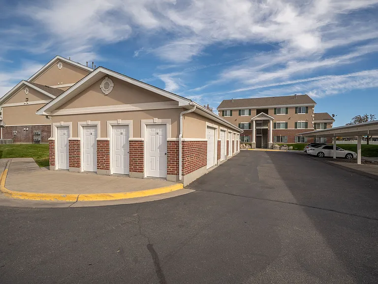 Stone Brook Apartments — Photo 9