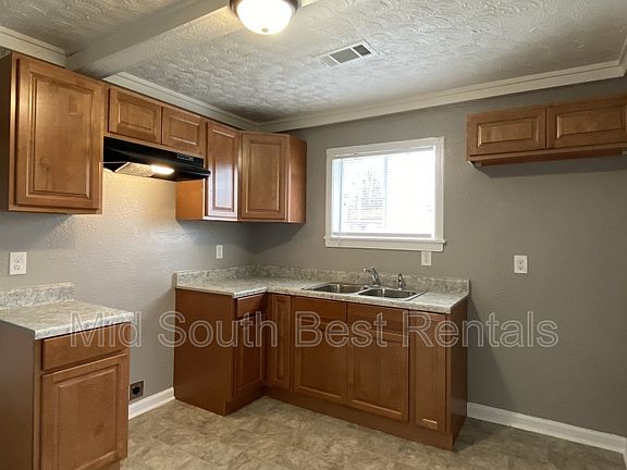 3rd image of 2669 Carnes Ave