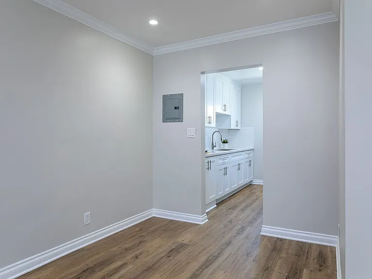 1001-1005 W Huntington Dr — Photo 19
