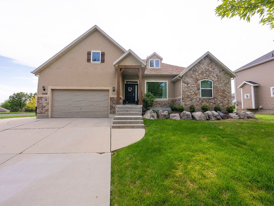 1st image of 11829 Jupiter Cir #31