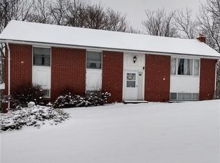 55 Beagle Club Rd, Washington, PA 15301
