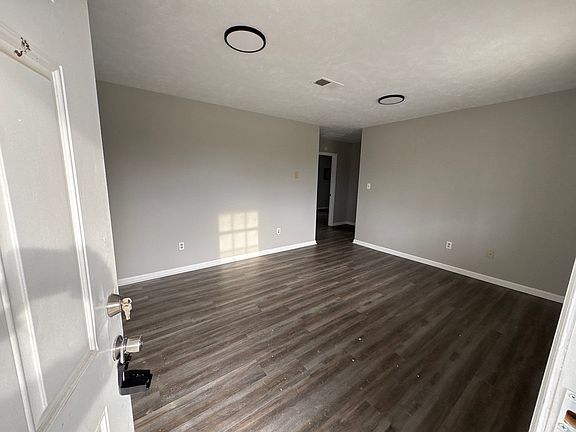 4th image of 1270 Fairground Rd