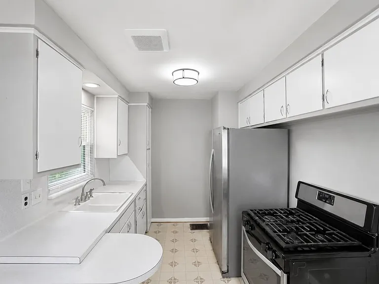 3267 Walmar Dr — Photo 41