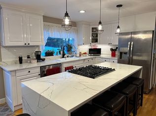 637 Haverhill St, Rowley, MA 01969