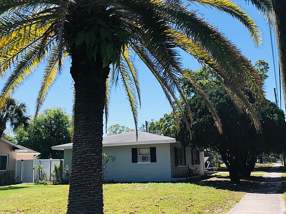 side yard, no fence