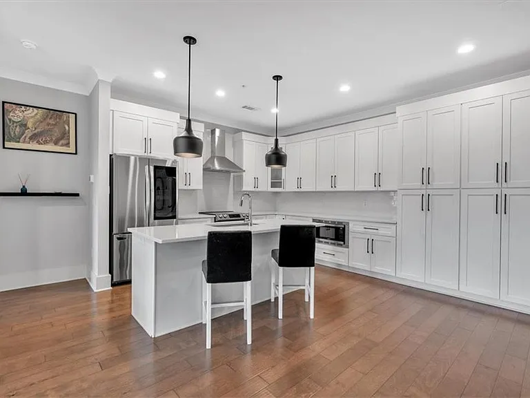 6890 Peachtree Dunwoody Rd #303 — Photo 7