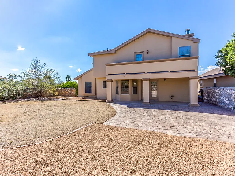 900 Tecate Pl — Photo 31