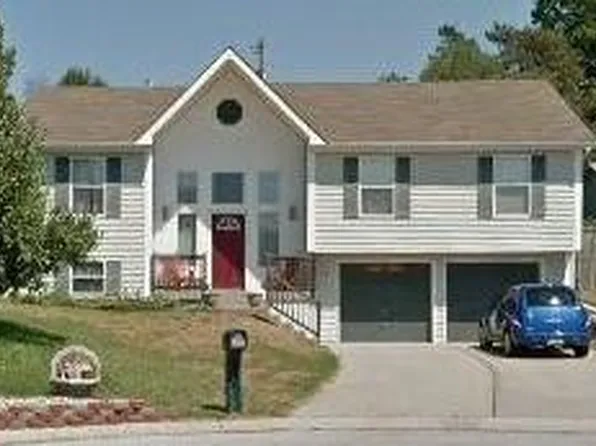 301 E Bellevista Ct, Independence, MO 64055