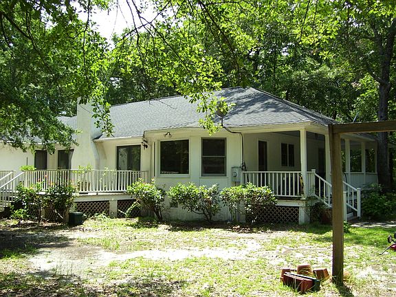 Kitchen bay window overlooking pond
