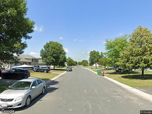 Exterior Neighborhood (street photo)