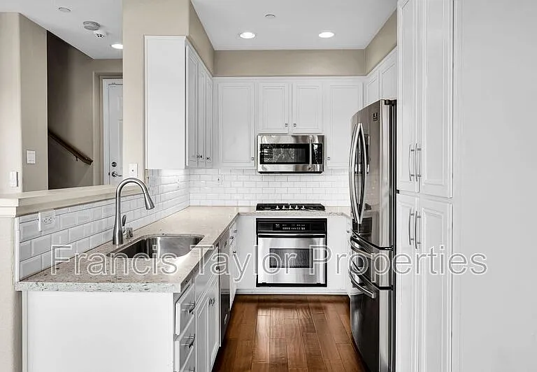 2621 Matera Ln — Photo 10