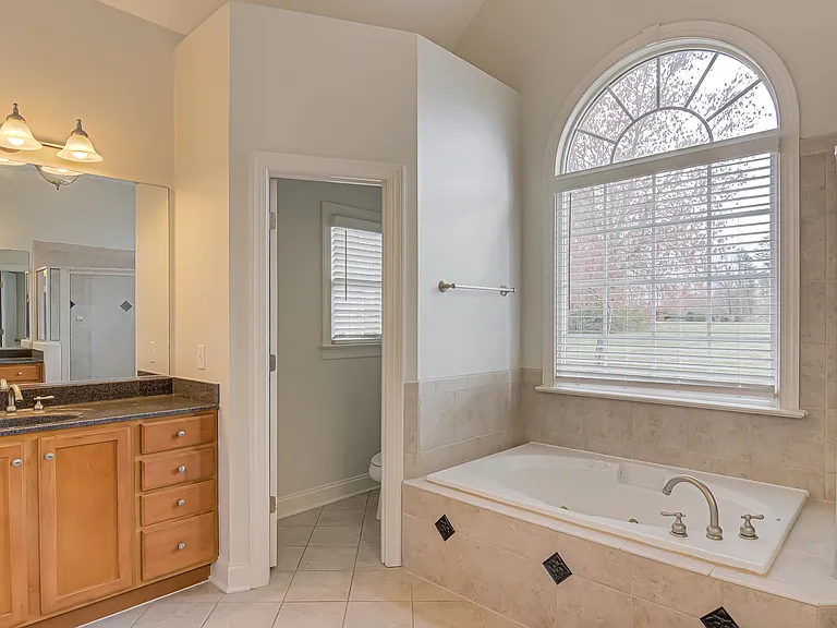 5708 Mabe Dr — Photo 13